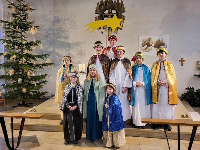 Sternsinger beim Abschlussgottesdienst